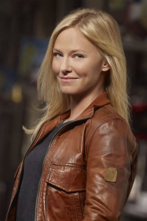 See the Hottest Kelli Giddish Sexy Scenes